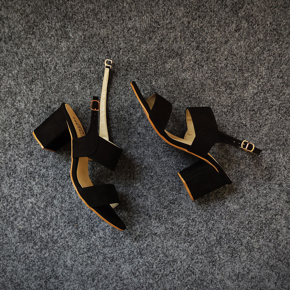 HOCK BLOCK HEEL SANDAL  (BLACK)